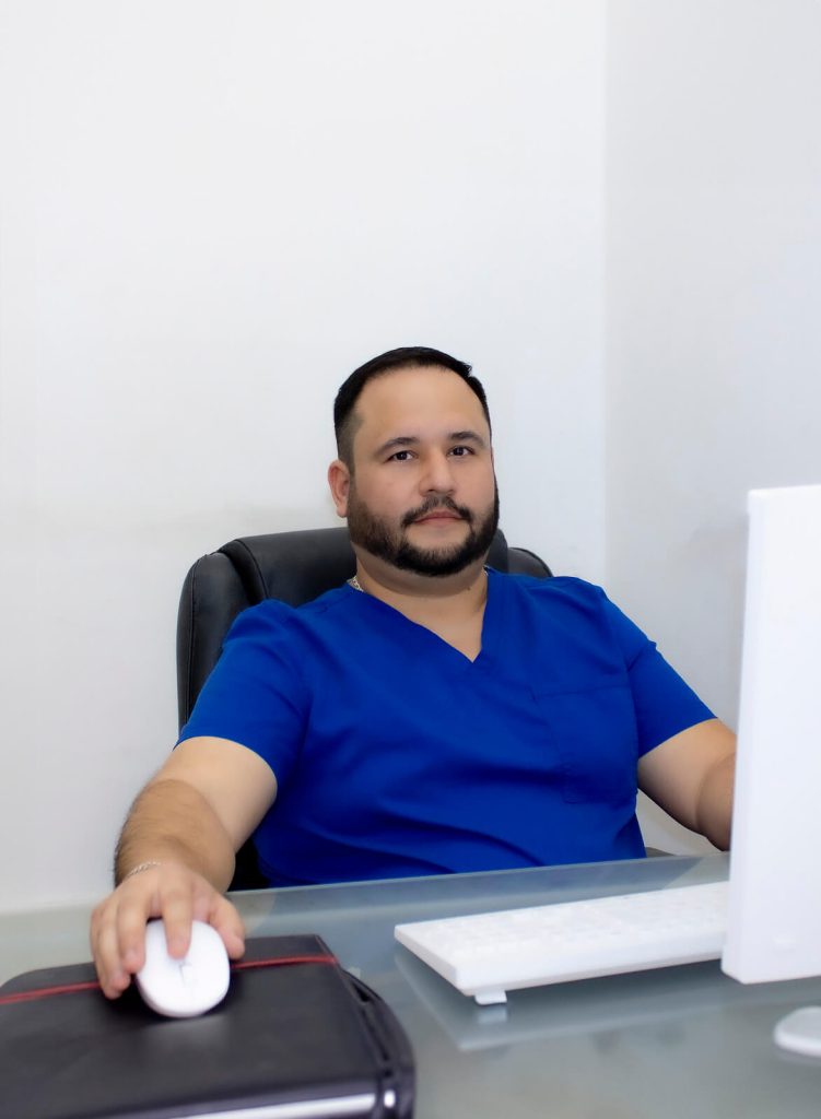 Contacto Dr. Ángel León