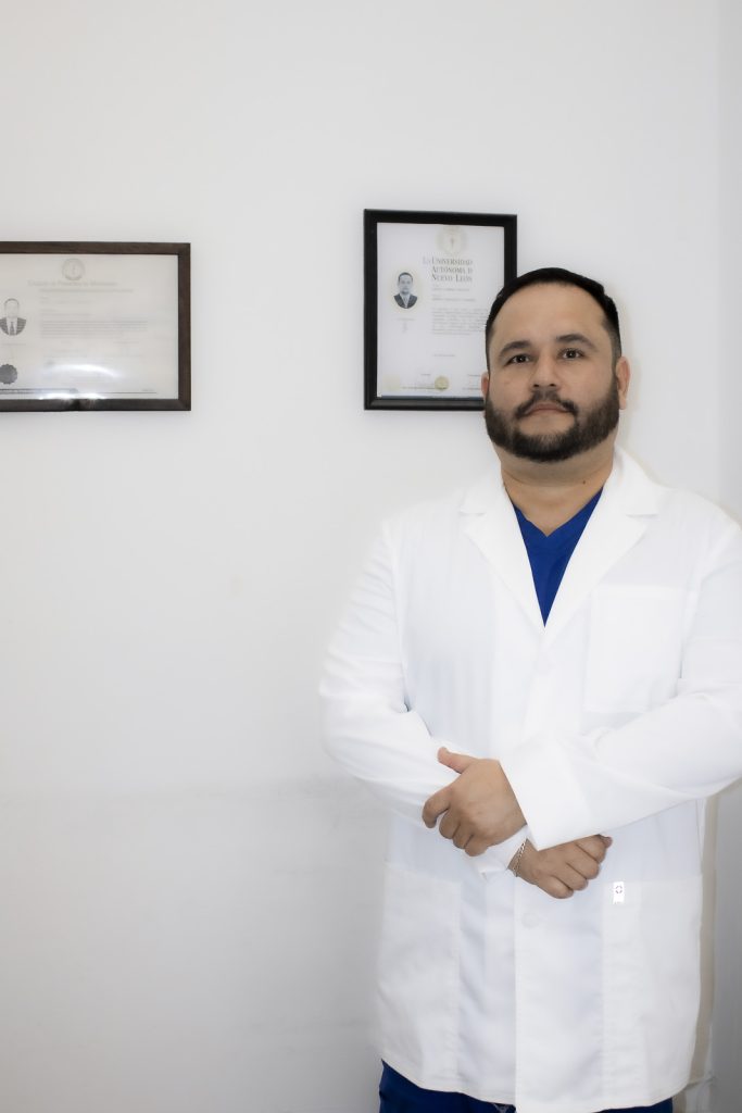 Dr. León, Podiatra