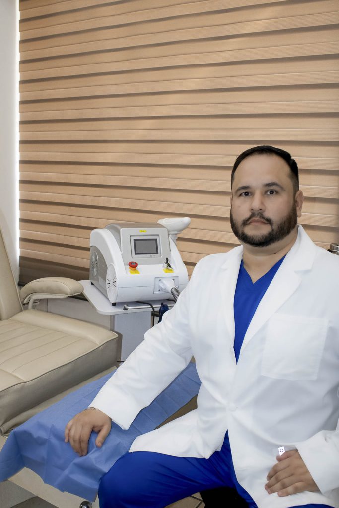 Dr. Ángel León